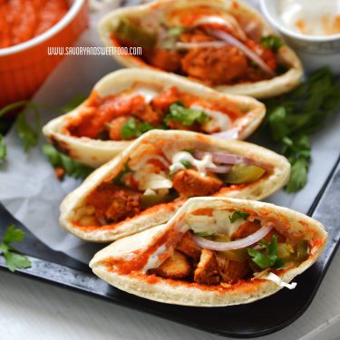 Spicy Chicken Shawarma Pita Pockets with Harissa Sauce - Savory&SweetFood